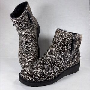 UGG Women's Black Shearling Lined Zip Ankle Boots Size 6 Winter Style Cozy